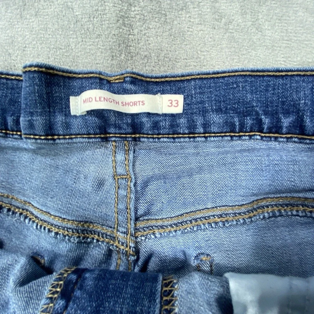 Levi's Mid Length Shorts Womens 33 Blue Zip Fly Whiskers Denim Cuffed Distressed